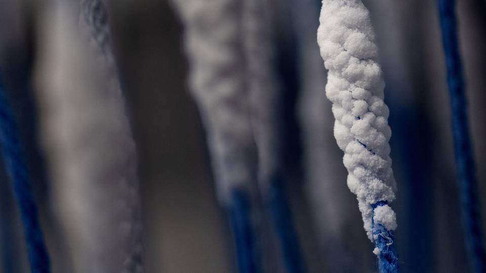 Lithium string