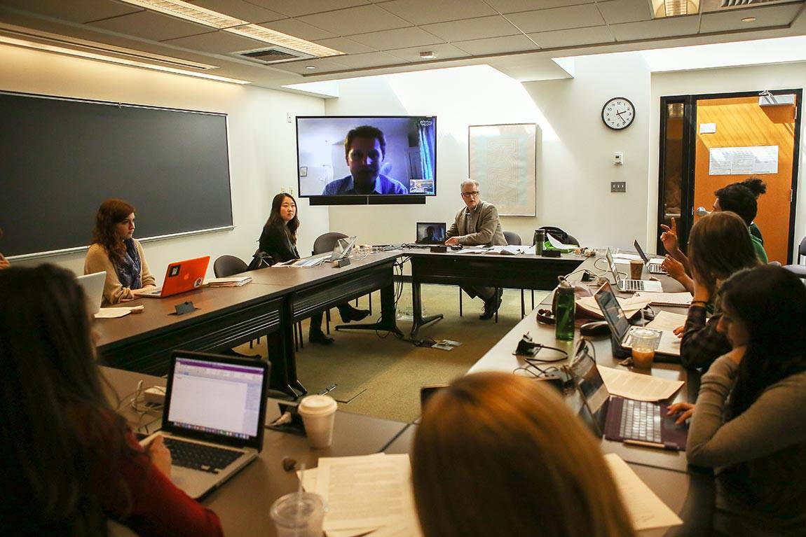Griff Witte tells students about the EU's ability to address the migrant crisis